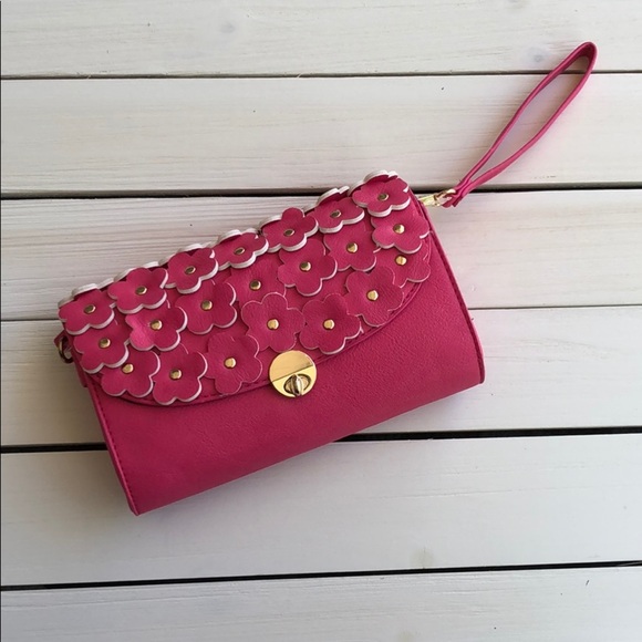 NWT Kensie Pink Flower Appliqué Wristlet